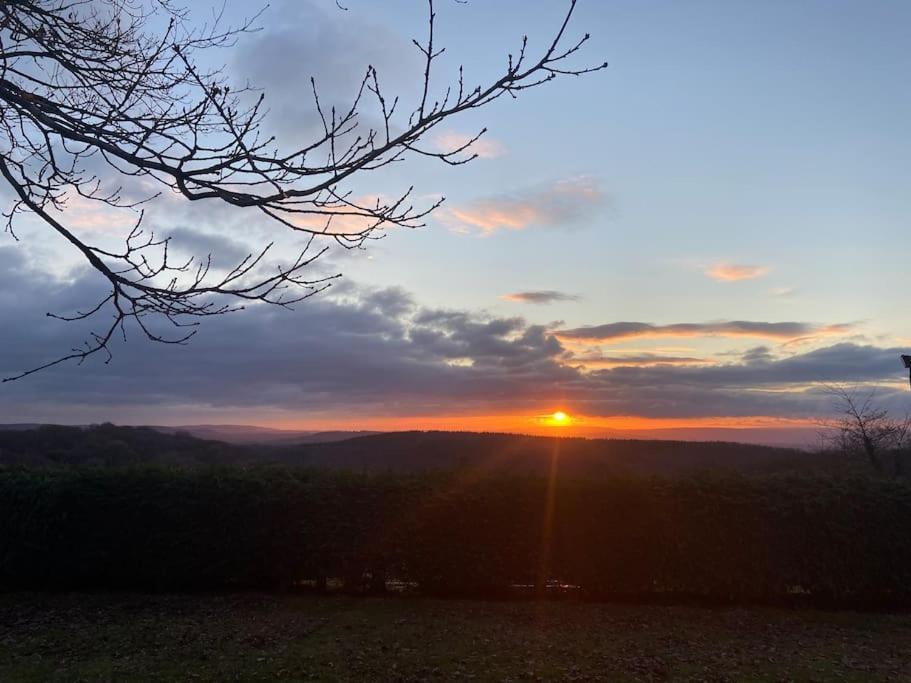 The Mill Stylish Rural Apartment With Beautiful Views Welsh Newton Common المظهر الخارجي الصورة