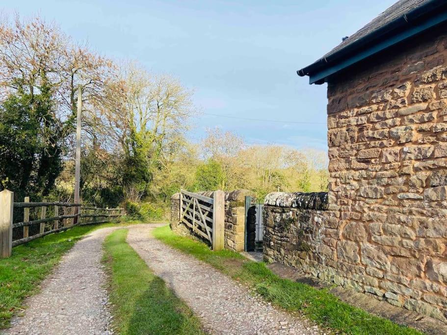 The Mill Stylish Rural Apartment With Beautiful Views Welsh Newton Common المظهر الخارجي الصورة