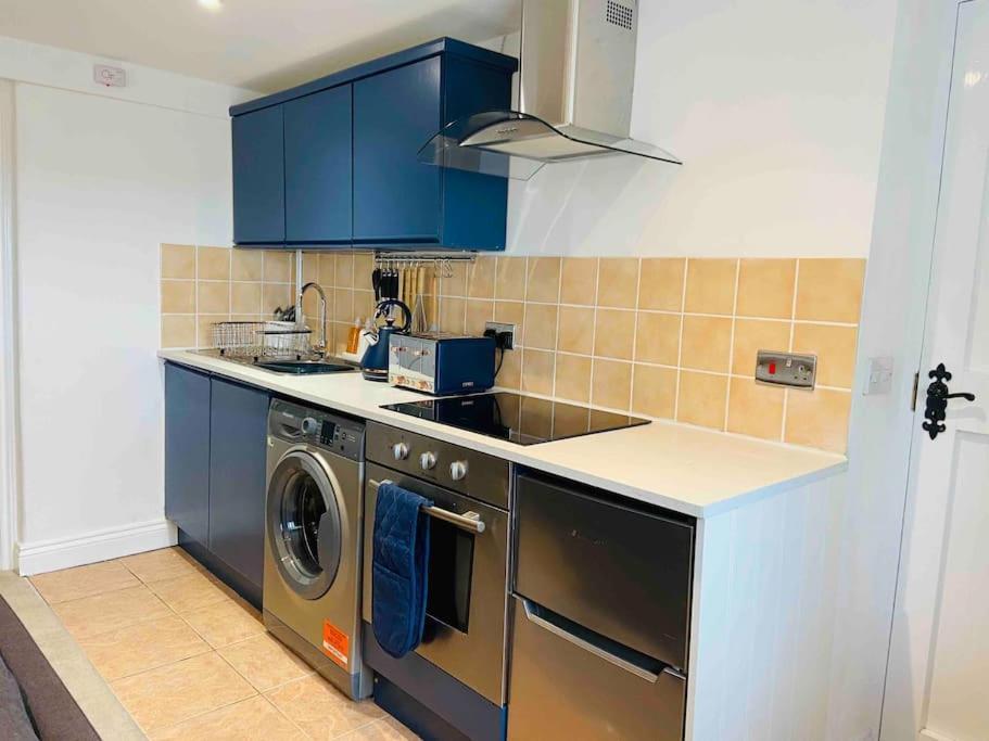 The Mill Stylish Rural Apartment With Beautiful Views Welsh Newton Common المظهر الخارجي الصورة