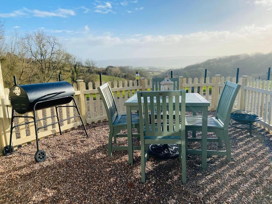 The Mill Stylish Rural Apartment With Beautiful Views Welsh Newton Common المظهر الخارجي الصورة