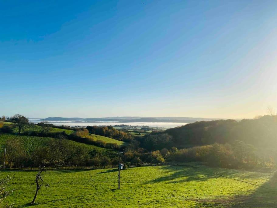 The Mill Stylish Rural Apartment With Beautiful Views Welsh Newton Common المظهر الخارجي الصورة